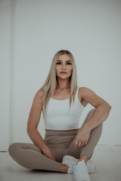 Bella Crop White